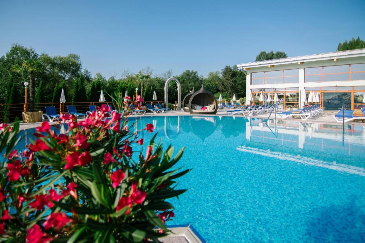 Wellness & Spa Hotel Kaskady Sliač Екстериор снимка