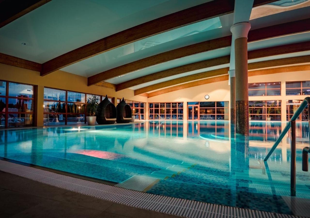 Wellness & Spa Hotel Kaskady Sliač Екстериор снимка