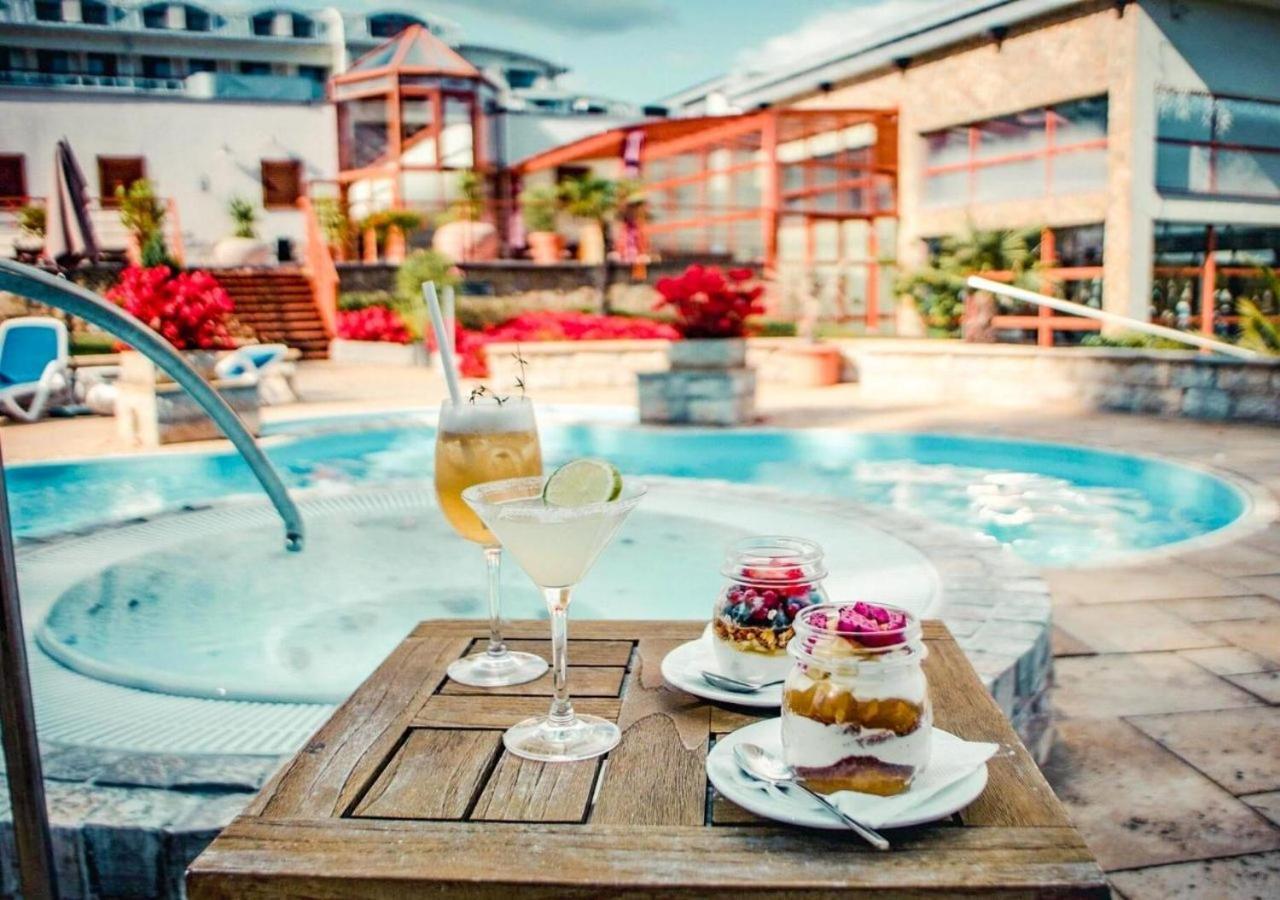 Wellness & Spa Hotel Kaskady Sliač Екстериор снимка