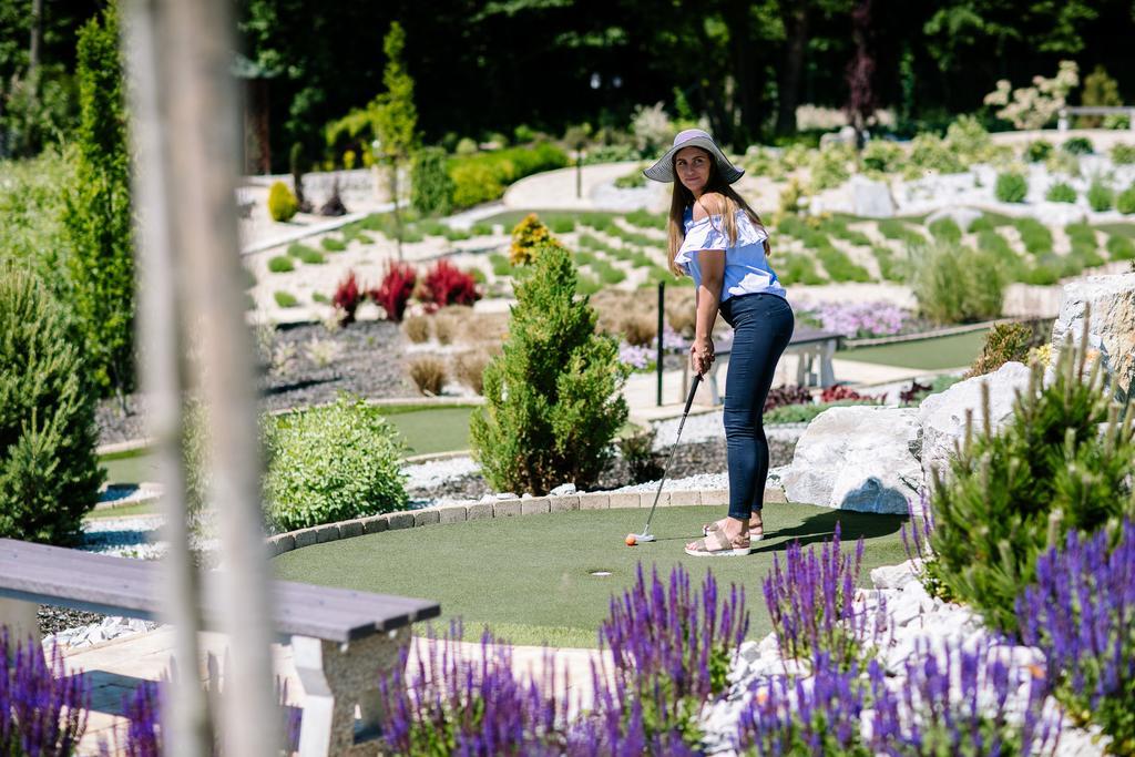Wellness & Spa Hotel Kaskady Sliač Екстериор снимка
