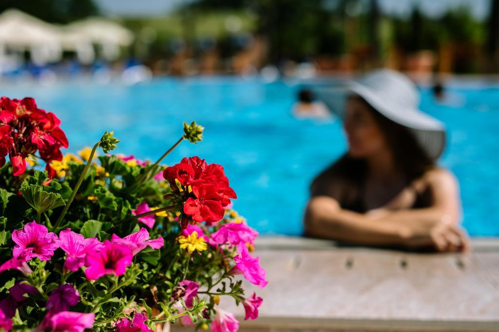 Wellness & Spa Hotel Kaskady Sliač Екстериор снимка