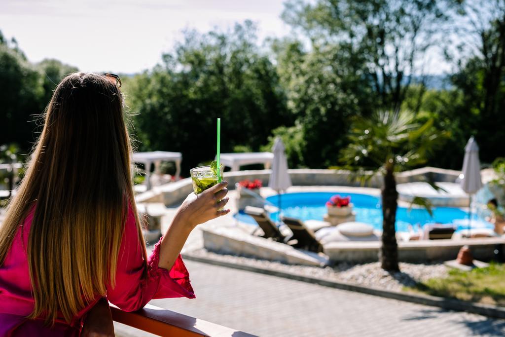 Wellness & Spa Hotel Kaskady Sliač Екстериор снимка